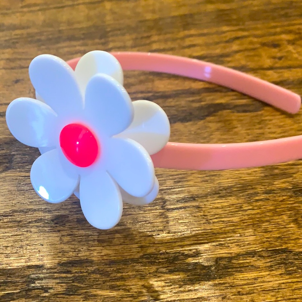 White Daisy with pink center headband
